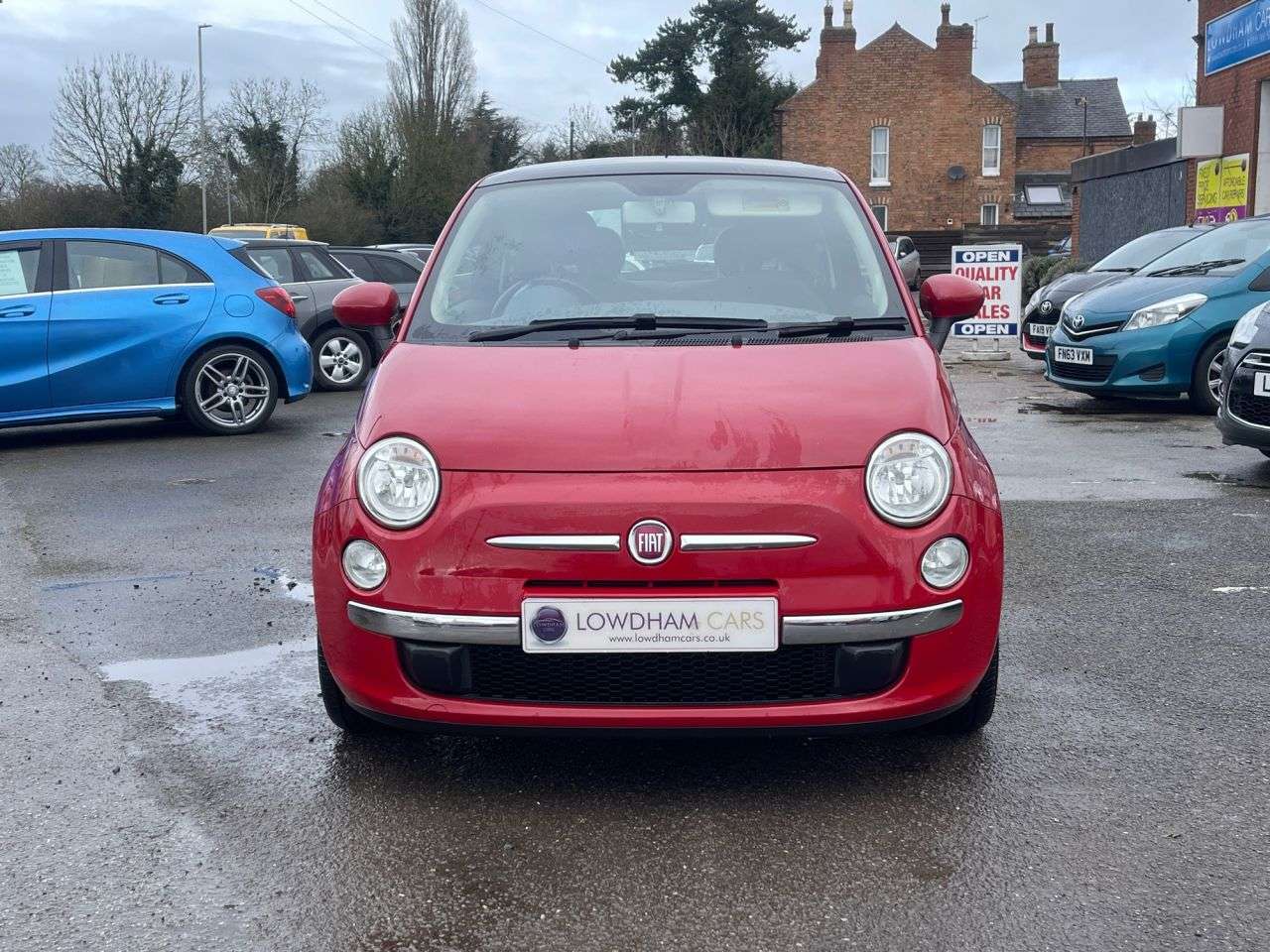 A 2012 FIAT 500 1.2 Lounge Hatchback 3dr Petrol Dualogic Euro 4 (69 bhp) A 2012 FIAT 500 1.2 Lounge Hatchback 3dr Petrol Dualogic Euro 4 (69 bhp)