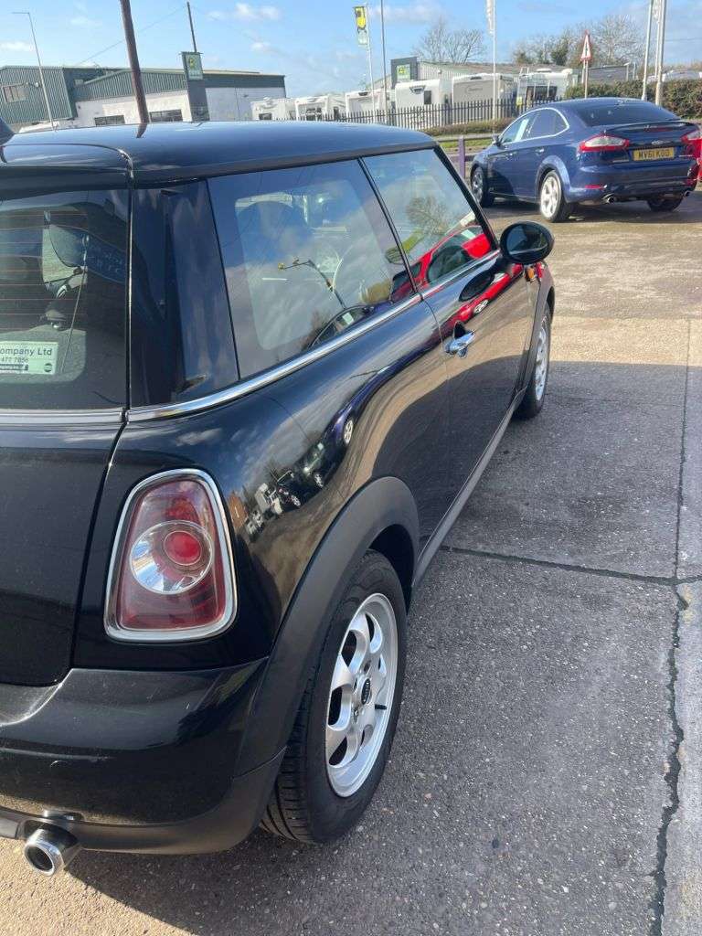 A 2013 MINI HATCH 1.6 Cooper D Hatchback 3dr Diesel Manual Euro 5 (s/s) (112 ps) A 2013 MINI HATCH 1.6 Cooper D Hatchback 3dr Diesel Manual Euro 5 (s/s) (112 ps)