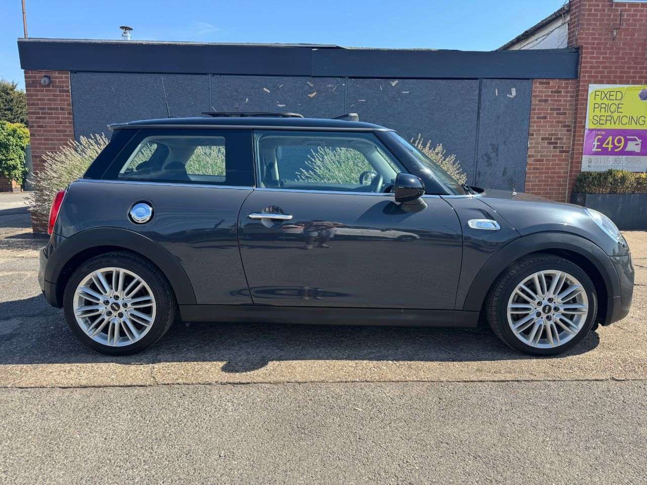 A 2015 MINI MINI COOPER S A 2015 MINI MINI COOPER S
