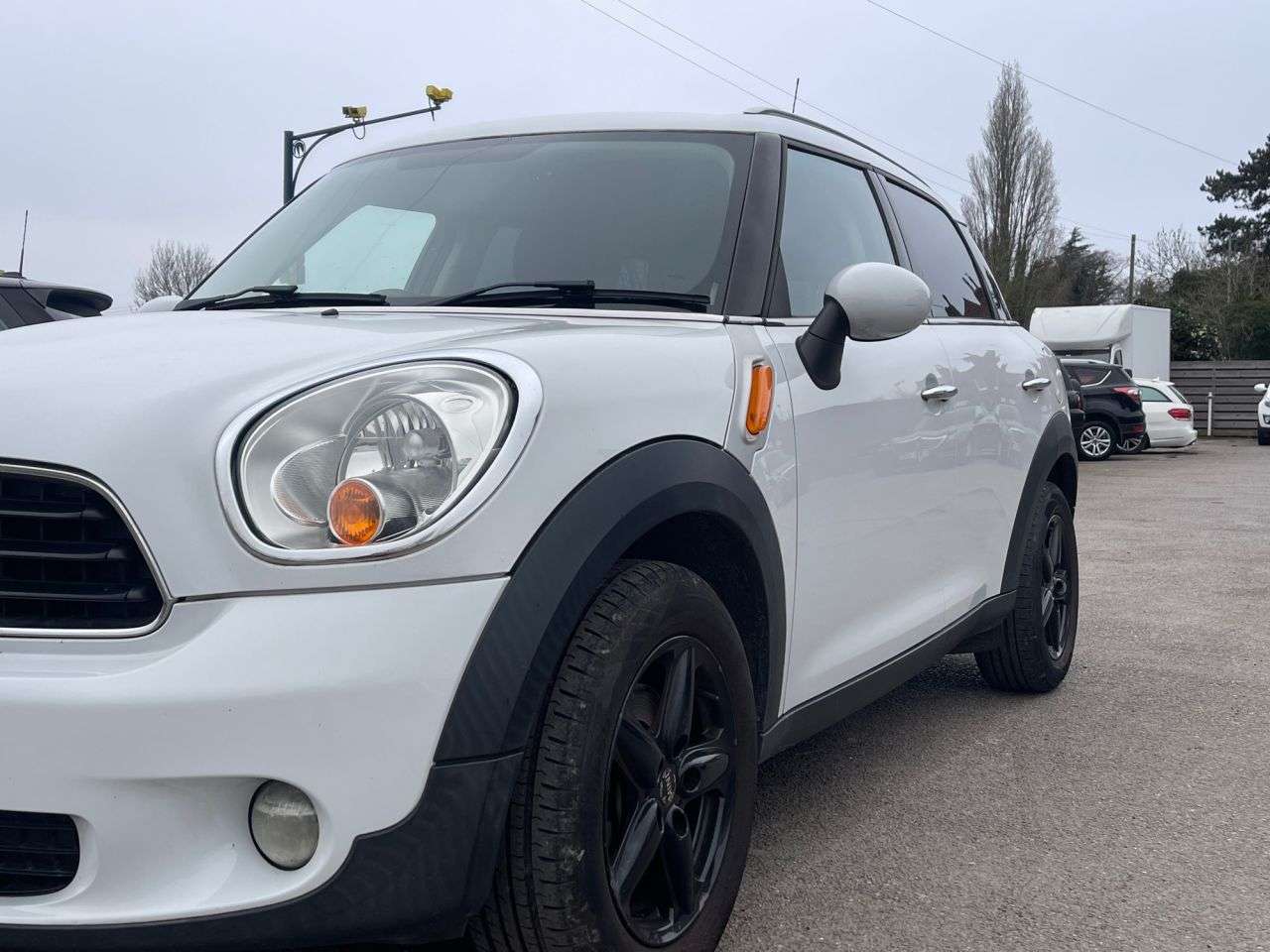 A 2011 MINI COUNTRYMAN 1.6 One SUV 5dr Petrol Manual Euro 5 (s/s) (98 ps) A 2011 MINI COUNTRYMAN 1.6 One SUV 5dr Petrol Manual Euro 5 (s/s) (98 ps)