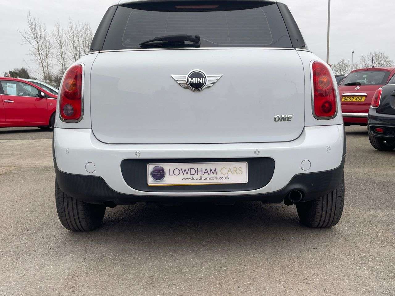A 2011 MINI COUNTRYMAN 1.6 One SUV 5dr Petrol Manual Euro 5 (s/s) (98 ps) A 2011 MINI COUNTRYMAN 1.6 One SUV 5dr Petrol Manual Euro 5 (s/s) (98 ps)