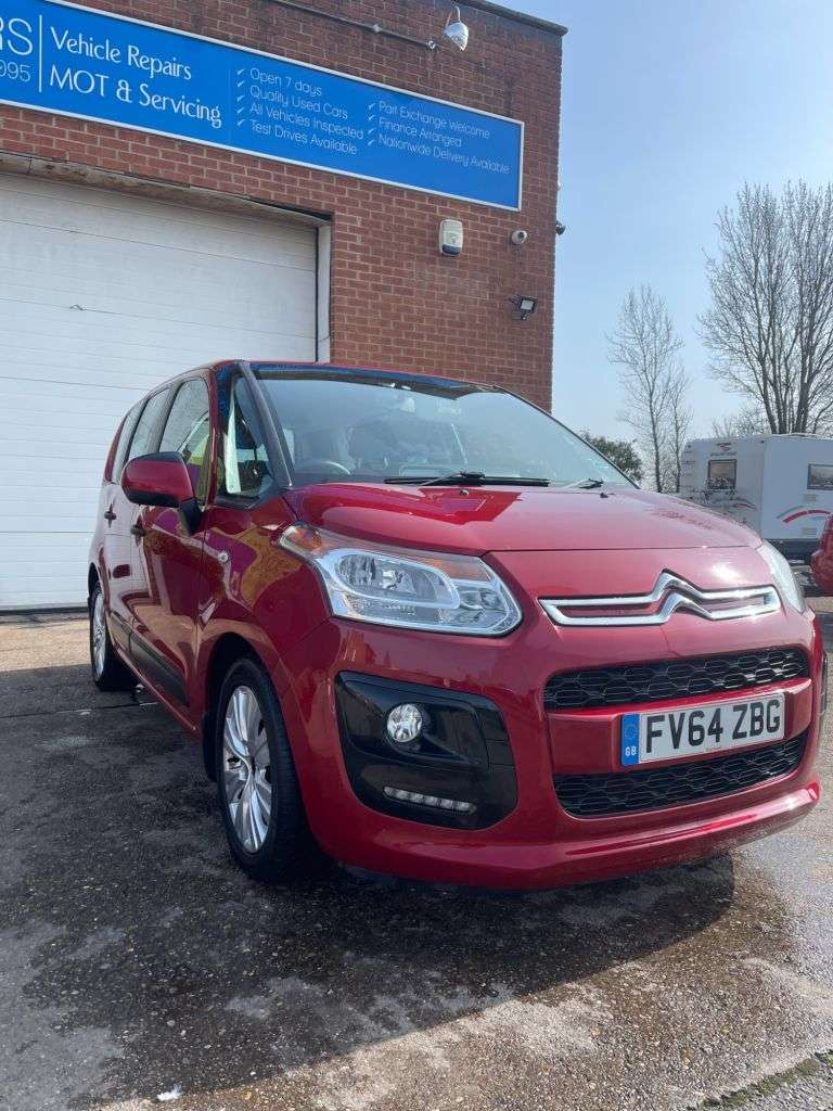 A 2015 CITROEN C3 PICASSO 1.6 HDi VTR+ MPV 5dr Diesel Manual Euro 5 (90 ps) A 2015 CITROEN C3 PICASSO 1.6 HDi VTR+ MPV 5dr Diesel Manual Euro 5 (90 ps)