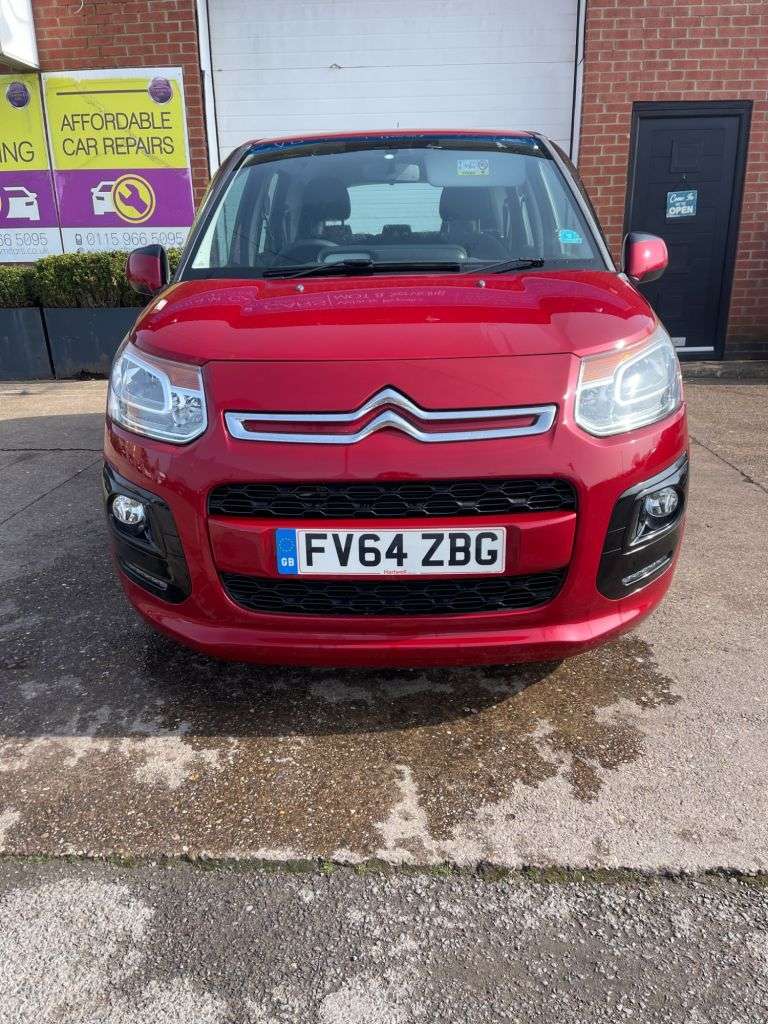 A 2015 CITROEN C3 PICASSO 1.6 HDi VTR+ MPV 5dr Diesel Manual Euro 5 (90 ps) A 2015 CITROEN C3 PICASSO 1.6 HDi VTR+ MPV 5dr Diesel Manual Euro 5 (90 ps)