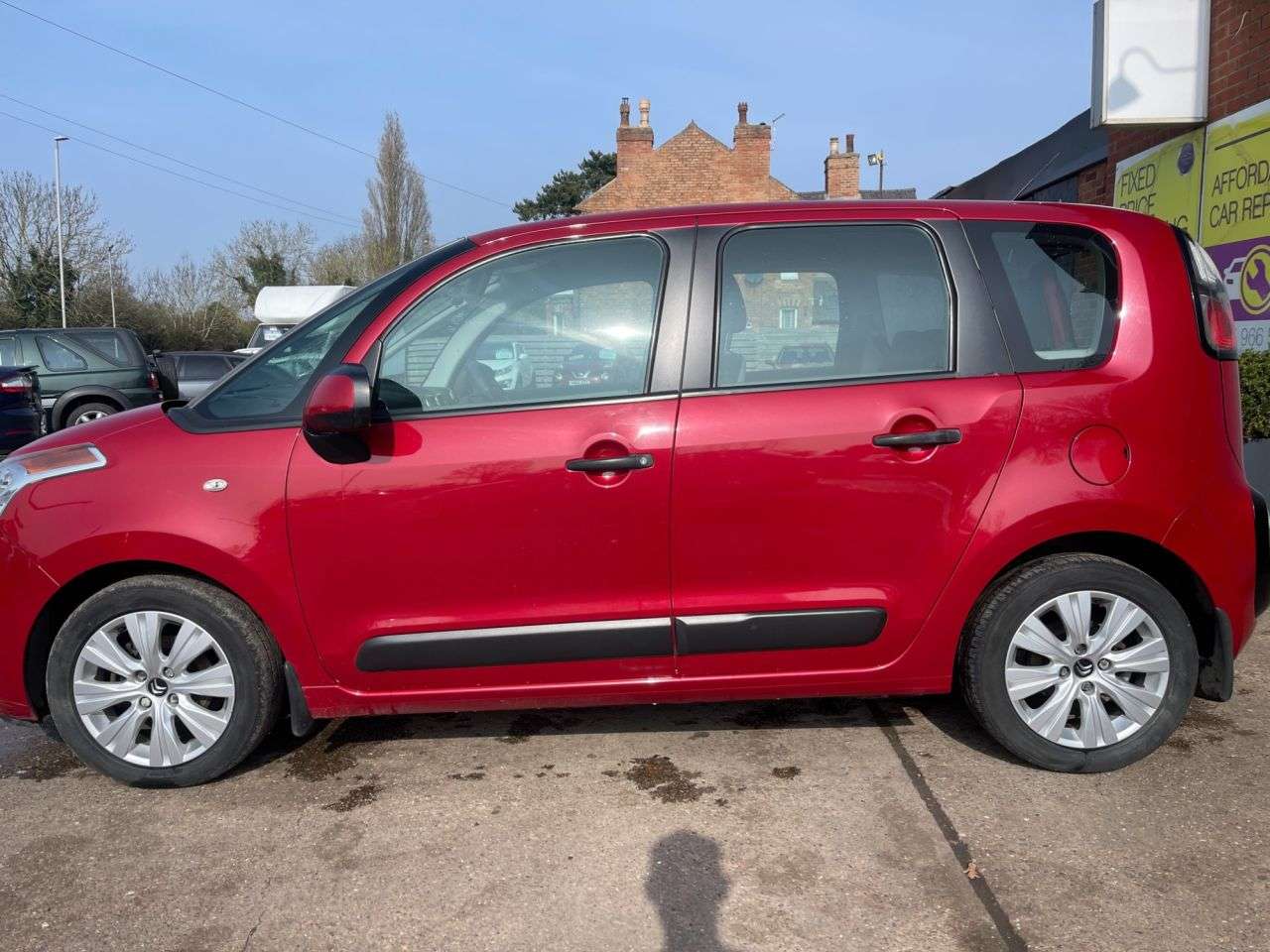 A 2015 CITROEN C3 PICASSO 1.6 HDi VTR+ MPV 5dr Diesel Manual Euro 5 (90 ps) A 2015 CITROEN C3 PICASSO 1.6 HDi VTR+ MPV 5dr Diesel Manual Euro 5 (90 ps)