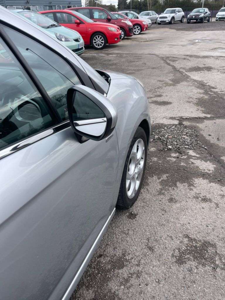 A 2012 CITROEN C3 1.6 e-HDi Airdream Exclusive Hatchback 5dr Diesel Manual Euro 5 (s/s) (110 A 2012 CITROEN C3 1.6 e-HDi Airdream Exclusive Hatchback 5dr Diesel Manual Euro 5 (s/s) (110