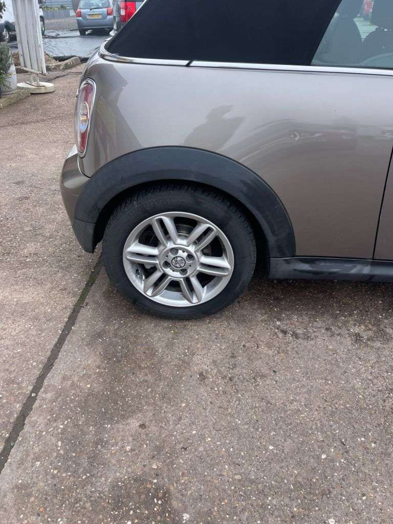 A 2011 MINI CONVERTIBLE 1.6 Cooper Convertible 2dr Petrol Manual Euro 5 (s/s) (122 ps) A 2011 MINI CONVERTIBLE 1.6 Cooper Convertible 2dr Petrol Manual Euro 5 (s/s) (122 ps)