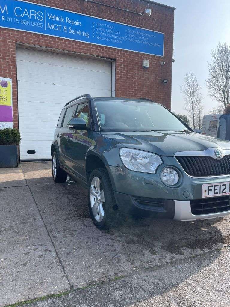 A 2012 SKODA YETI 2.0 TDI SE Plus SUV 5dr Diesel Manual 4WD Euro 5 (110 ps) A 2012 SKODA YETI 2.0 TDI SE Plus SUV 5dr Diesel Manual 4WD Euro 5 (110 ps)