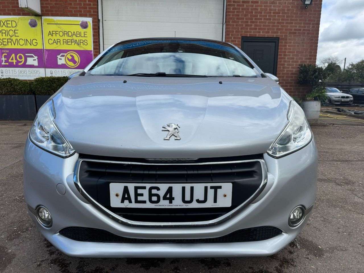 A 2014 PEUGEOT 208 1.6 BlueHDi Feline Hatchback 5dr Diesel Manual Euro 6 (s/s) (Nav) (120 ps) A 2014 PEUGEOT 208 1.6 BlueHDi Feline Hatchback 5dr Diesel Manual Euro 6 (s/s) (Nav) (120 ps)