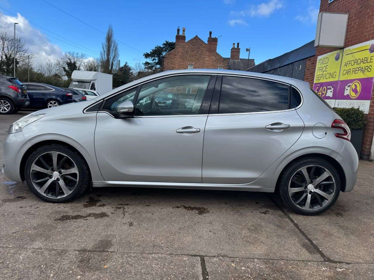 A 2014 PEUGEOT 208 1.6 BlueHDi Feline Hatchback 5dr Diesel Manual Euro 6 (s/s) (Nav) (120 ps) A 2014 PEUGEOT 208 1.6 BlueHDi Feline Hatchback 5dr Diesel Manual Euro 6 (s/s) (Nav) (120 ps)