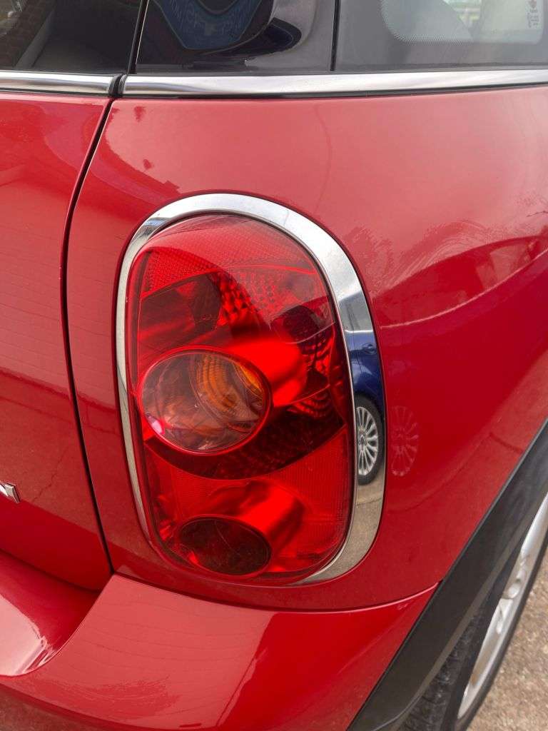 A 2013 MINI COUNTRYMAN 1.6 Cooper SUV 5dr Petrol Manual Euro 6 (s/s) (122 ps) A 2013 MINI COUNTRYMAN 1.6 Cooper SUV 5dr Petrol Manual Euro 6 (s/s) (122 ps)