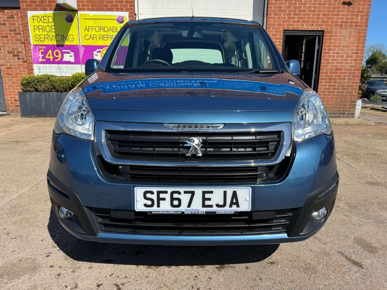 A 2018 PEUGEOT PARTNER 1.6L 5d 98 BHP A 2018 PEUGEOT PARTNER 1.6L 5d 98 BHP