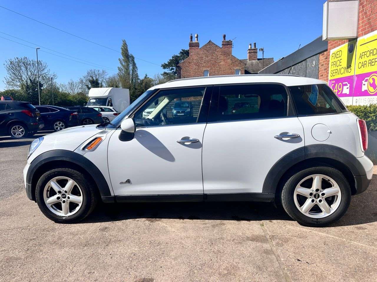 A 2012 MINI COUNTRYMAN 1.6 Cooper D SUV 5dr Diesel Manual ALL4 Euro 5 (s/s) (112 ps) A 2012 MINI COUNTRYMAN 1.6 Cooper D SUV 5dr Diesel Manual ALL4 Euro 5 (s/s) (112 ps)