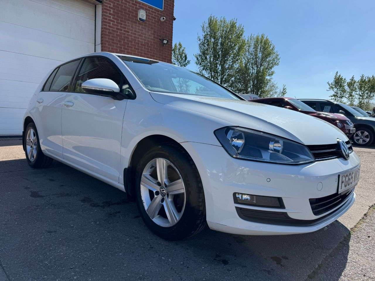 A 2015 VOLKSWAGEN GOLF 1.6 TDI BlueMotion Tech Match Hatchback 5dr Diesel Manual Euro 6 (s/s) (110 A 2015 VOLKSWAGEN GOLF 1.6 TDI BlueMotion Tech Match Hatchback 5dr Diesel Manual Euro 6 (s/s) (110