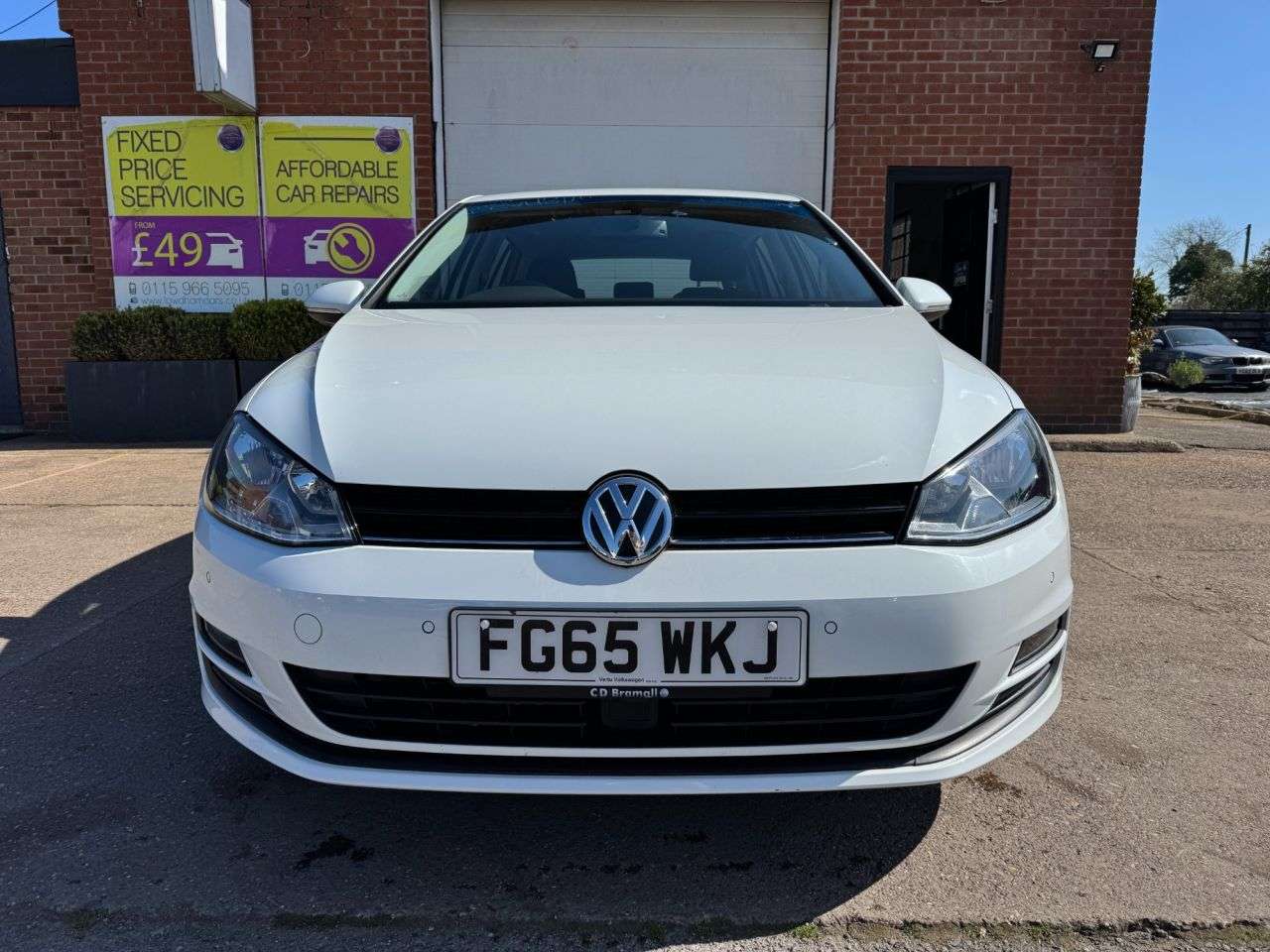 A 2015 VOLKSWAGEN GOLF 1.6 TDI BlueMotion Tech Match Hatchback 5dr Diesel Manual Euro 6 (s/s) (110 A 2015 VOLKSWAGEN GOLF 1.6 TDI BlueMotion Tech Match Hatchback 5dr Diesel Manual Euro 6 (s/s) (110
