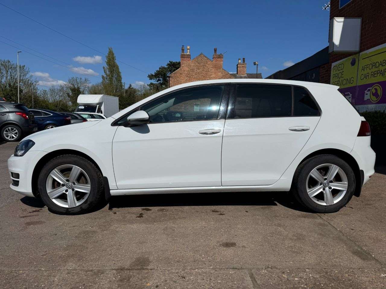 A 2015 VOLKSWAGEN GOLF 1.6 TDI BlueMotion Tech Match Hatchback 5dr Diesel Manual Euro 6 (s/s) (110 A 2015 VOLKSWAGEN GOLF 1.6 TDI BlueMotion Tech Match Hatchback 5dr Diesel Manual Euro 6 (s/s) (110