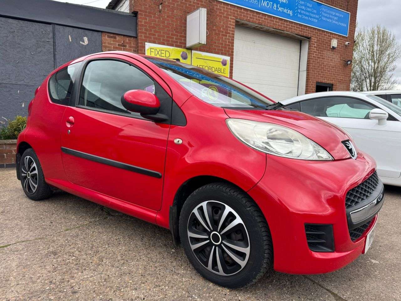 A 2010 PEUGEOT 107 1.0 12V Urban Hatchback 3dr Petrol Manual Euro 4 (68 ps) A 2010 PEUGEOT 107 1.0 12V Urban Hatchback 3dr Petrol Manual Euro 4 (68 ps)
