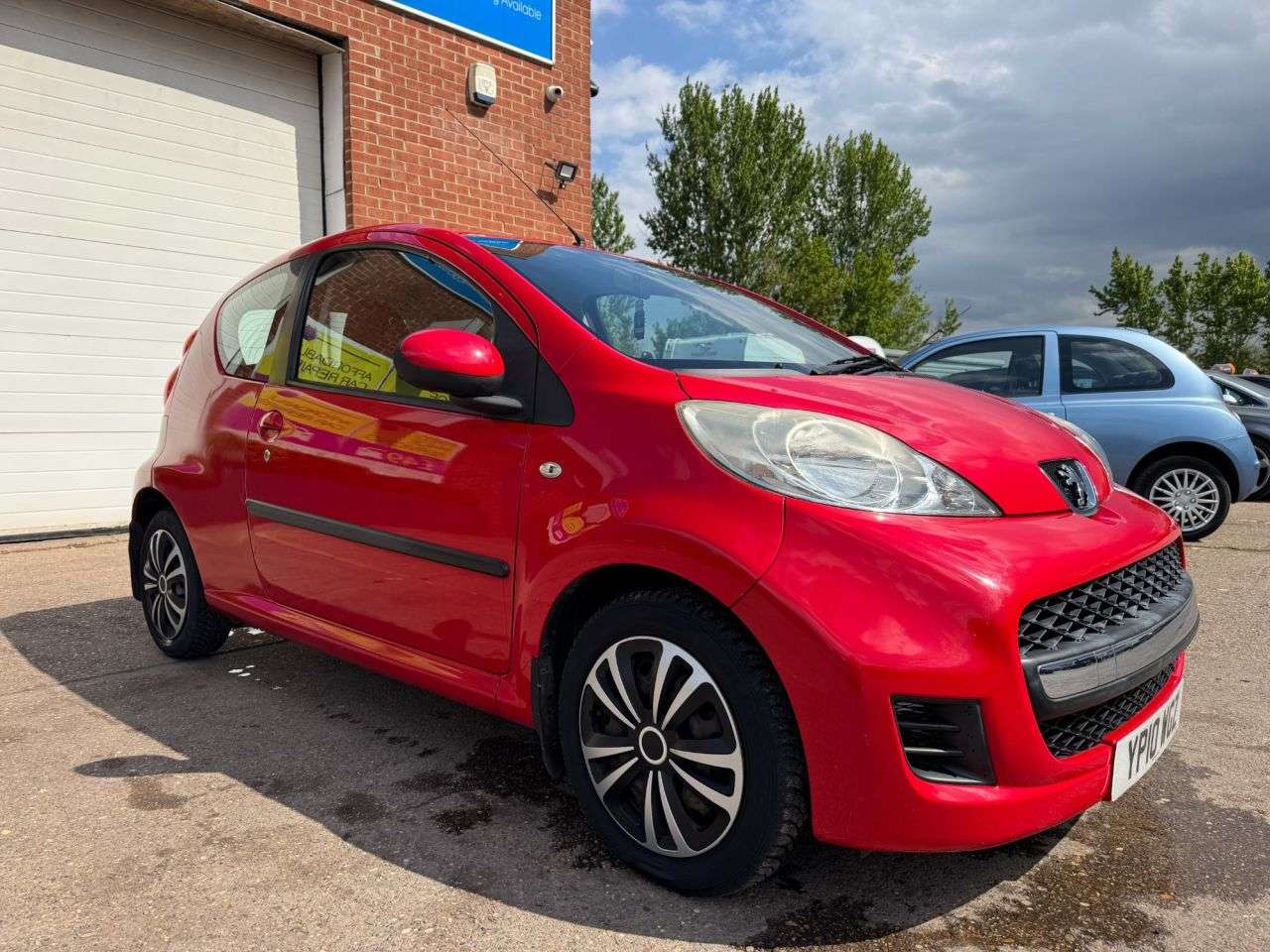 A 2010 PEUGEOT 107 1.0 12V Urban Hatchback 3dr Petrol Manual Euro 4 (68 ps) A 2010 PEUGEOT 107 1.0 12V Urban Hatchback 3dr Petrol Manual Euro 4 (68 ps)