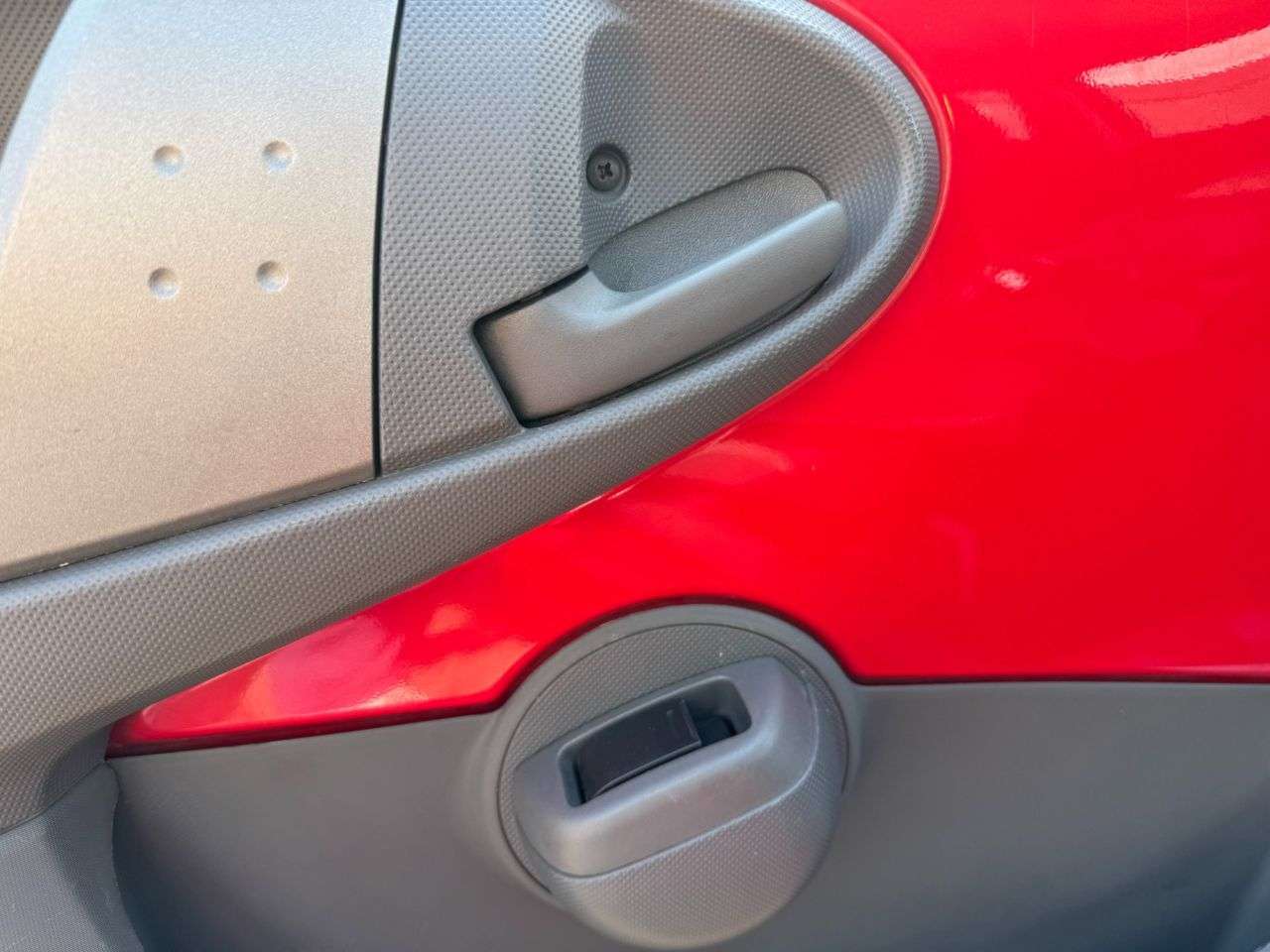2010 PEUGEOT 107 2010 PEUGEOT 107