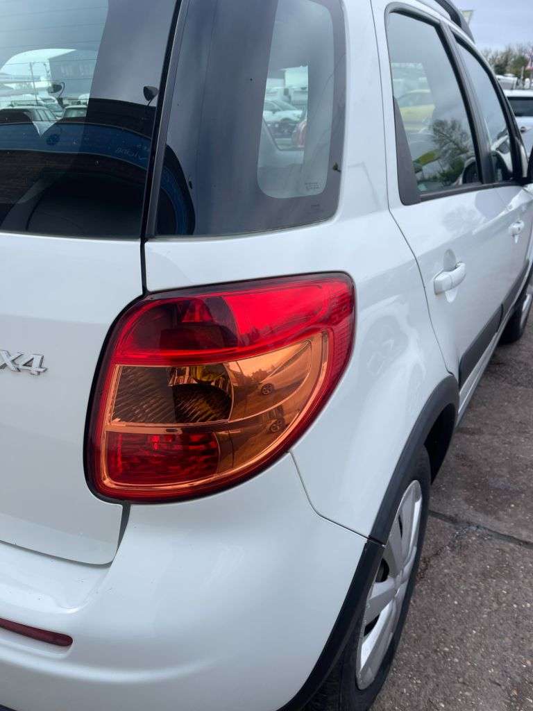 2013 SUZUKI SX4 2013 SUZUKI SX4