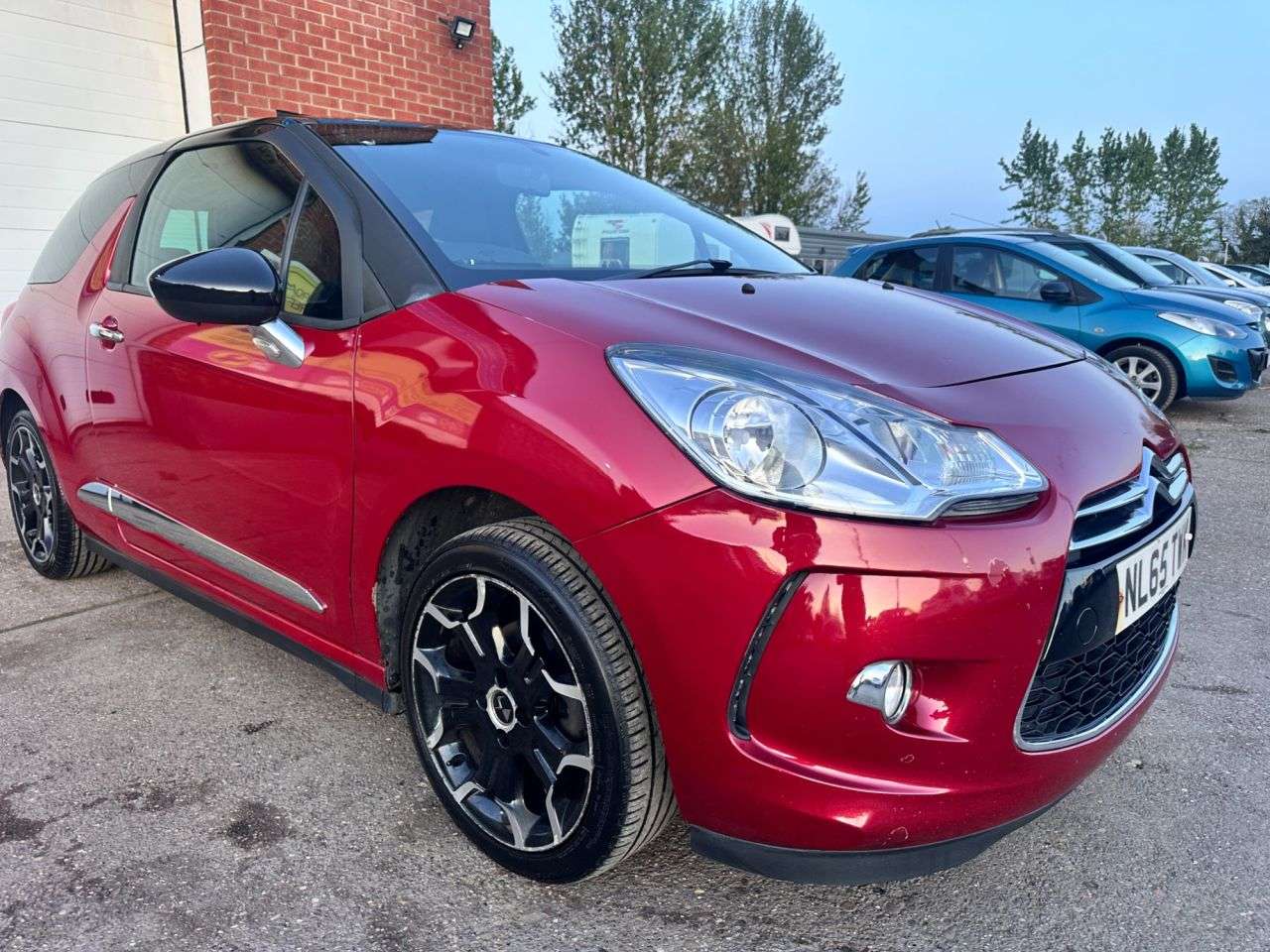 A 2016 DS AUTOMOBILES DS 3 1.2 PureTech DStyle Hatchback 3dr Petrol Manual Euro 6 (82 ps) A 2016 DS AUTOMOBILES DS 3 1.2 PureTech DStyle Hatchback 3dr Petrol Manual Euro 6 (82 ps)