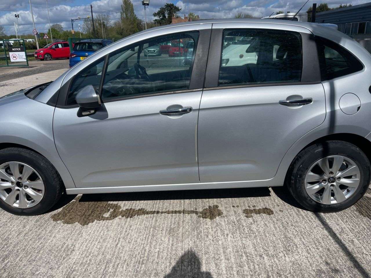 A 2014 CITROEN C3 1.2 VTi VTR+ Hatchback 5dr Petrol Manual Euro 5 (82 ps) A 2014 CITROEN C3 1.2 VTi VTR+ Hatchback 5dr Petrol Manual Euro 5 (82 ps)