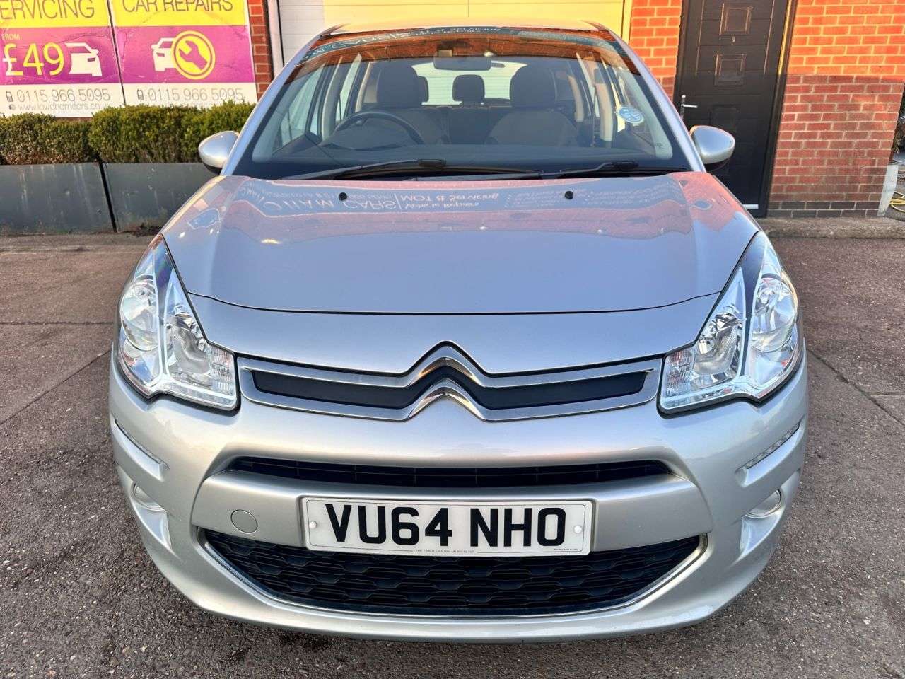 A 2014 CITROEN C3 1.2 VTi VTR+ Hatchback 5dr Petrol Manual Euro 5 (82 ps) A 2014 CITROEN C3 1.2 VTi VTR+ Hatchback 5dr Petrol Manual Euro 5 (82 ps)
