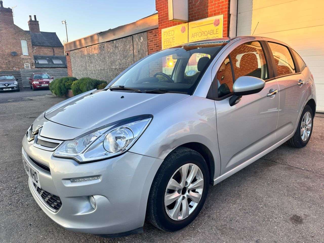 A 2014 CITROEN C3 1.2 VTi VTR+ Hatchback 5dr Petrol Manual Euro 5 (82 ps) A 2014 CITROEN C3 1.2 VTi VTR+ Hatchback 5dr Petrol Manual Euro 5 (82 ps)