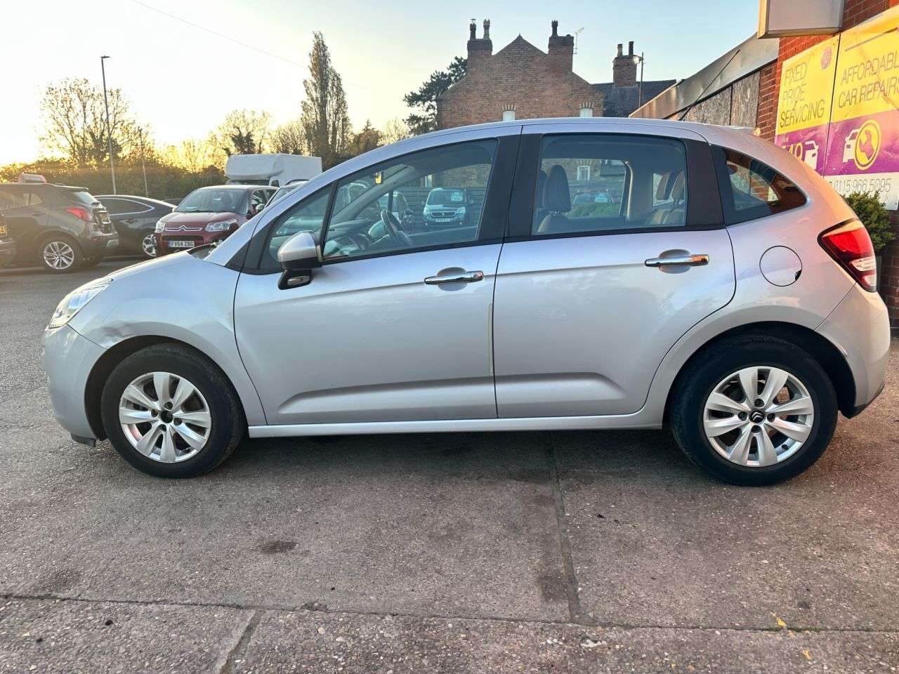 A 2014 CITROEN C3 1.2 VTi VTR+ Hatchback 5dr Petrol Manual Euro 5 (82 ps) A 2014 CITROEN C3 1.2 VTi VTR+ Hatchback 5dr Petrol Manual Euro 5 (82 ps)