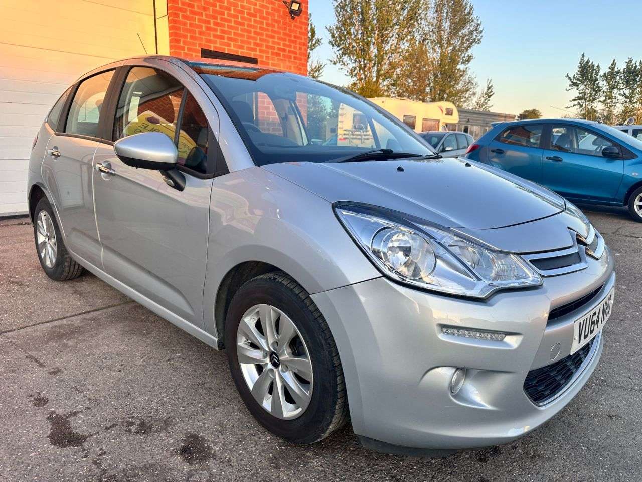 A 2014 CITROEN C3 1.2 VTi VTR+ Hatchback 5dr Petrol Manual Euro 5 (82 ps) A 2014 CITROEN C3 1.2 VTi VTR+ Hatchback 5dr Petrol Manual Euro 5 (82 ps)