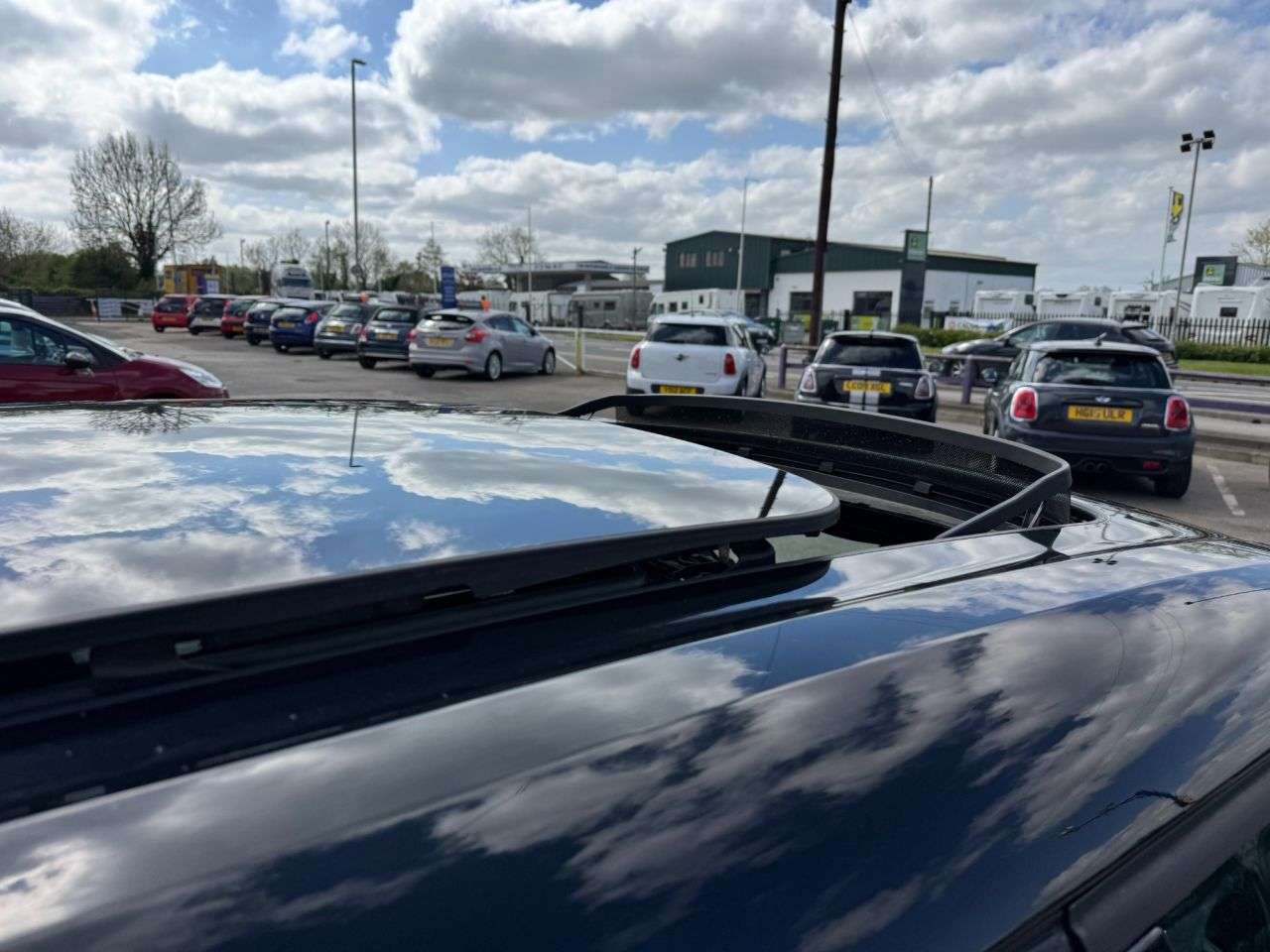 A 2016 MINI CLUBMAN 2.0 Cooper D Estate 6dr Diesel Manual Euro 6 (s/s) (150 ps) A 2016 MINI CLUBMAN 2.0 Cooper D Estate 6dr Diesel Manual Euro 6 (s/s) (150 ps)