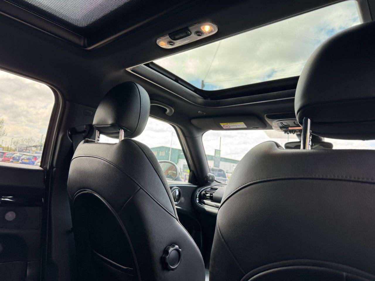 2016 MINI CLUBMAN 2016 MINI CLUBMAN