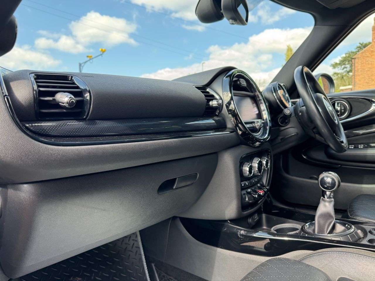 2016 MINI CLUBMAN 2016 MINI CLUBMAN