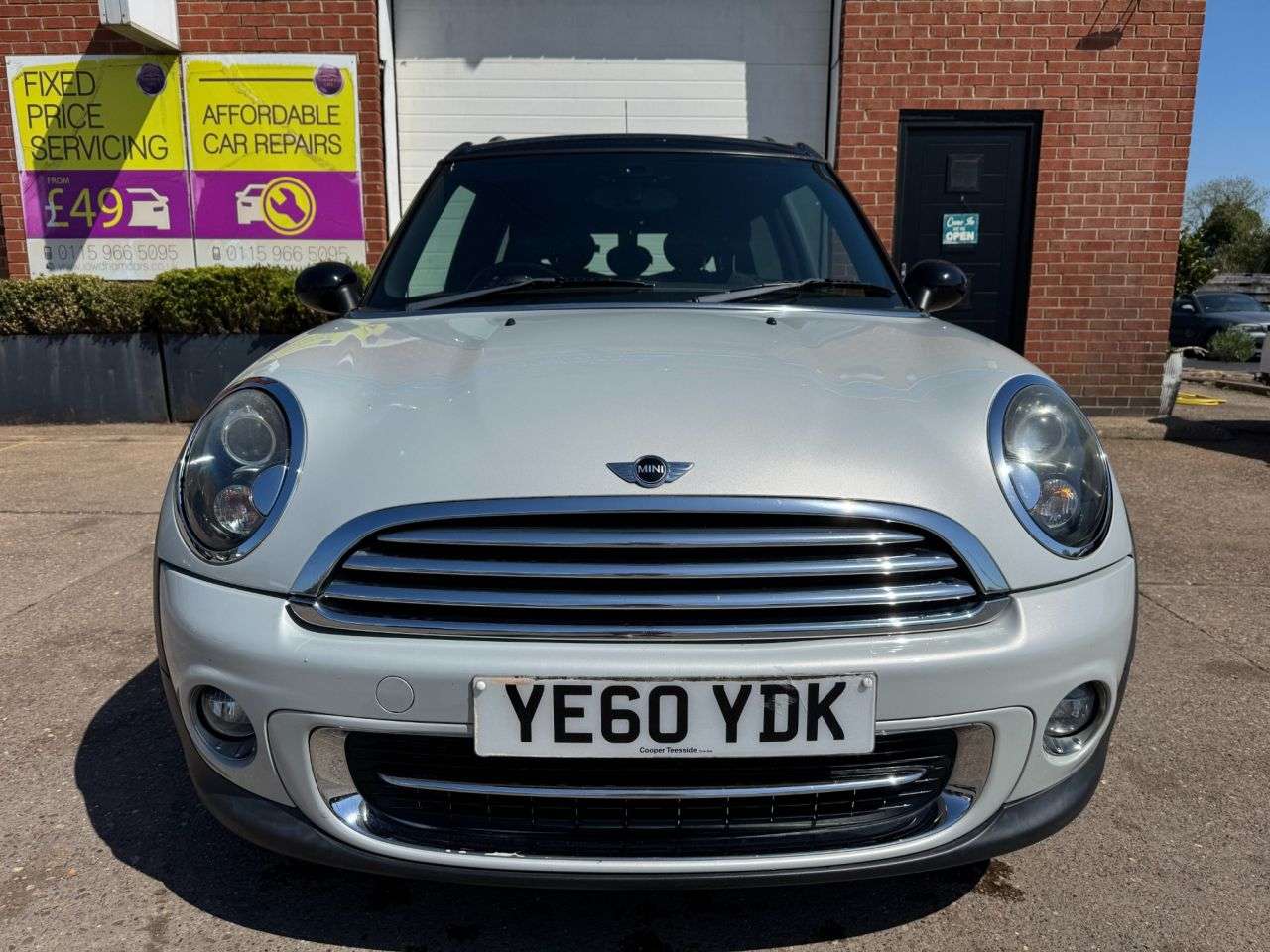 A 2010 MINI CLUBMAN 1.6 Cooper Soho Estate 5dr Petrol Manual Euro 5 (s/s) (122 ps) A 2010 MINI CLUBMAN 1.6 Cooper Soho Estate 5dr Petrol Manual Euro 5 (s/s) (122 ps)