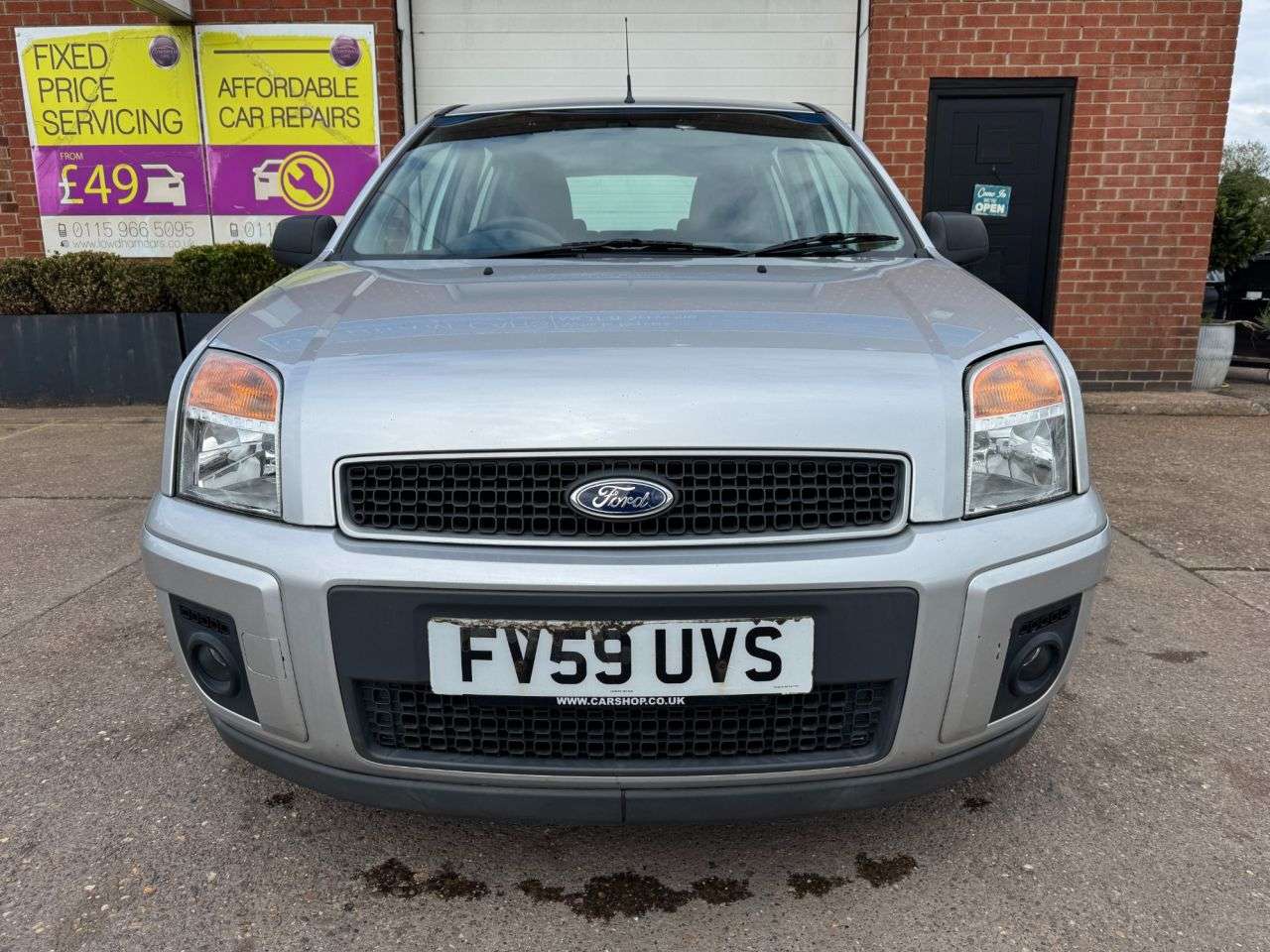 A 2010 FORD FUSION 1.6 Zetec Hatchback 5dr Petrol Automatic (179 g/km, 99 bhp) A 2010 FORD FUSION 1.6 Zetec Hatchback 5dr Petrol Automatic (179 g/km, 99 bhp)