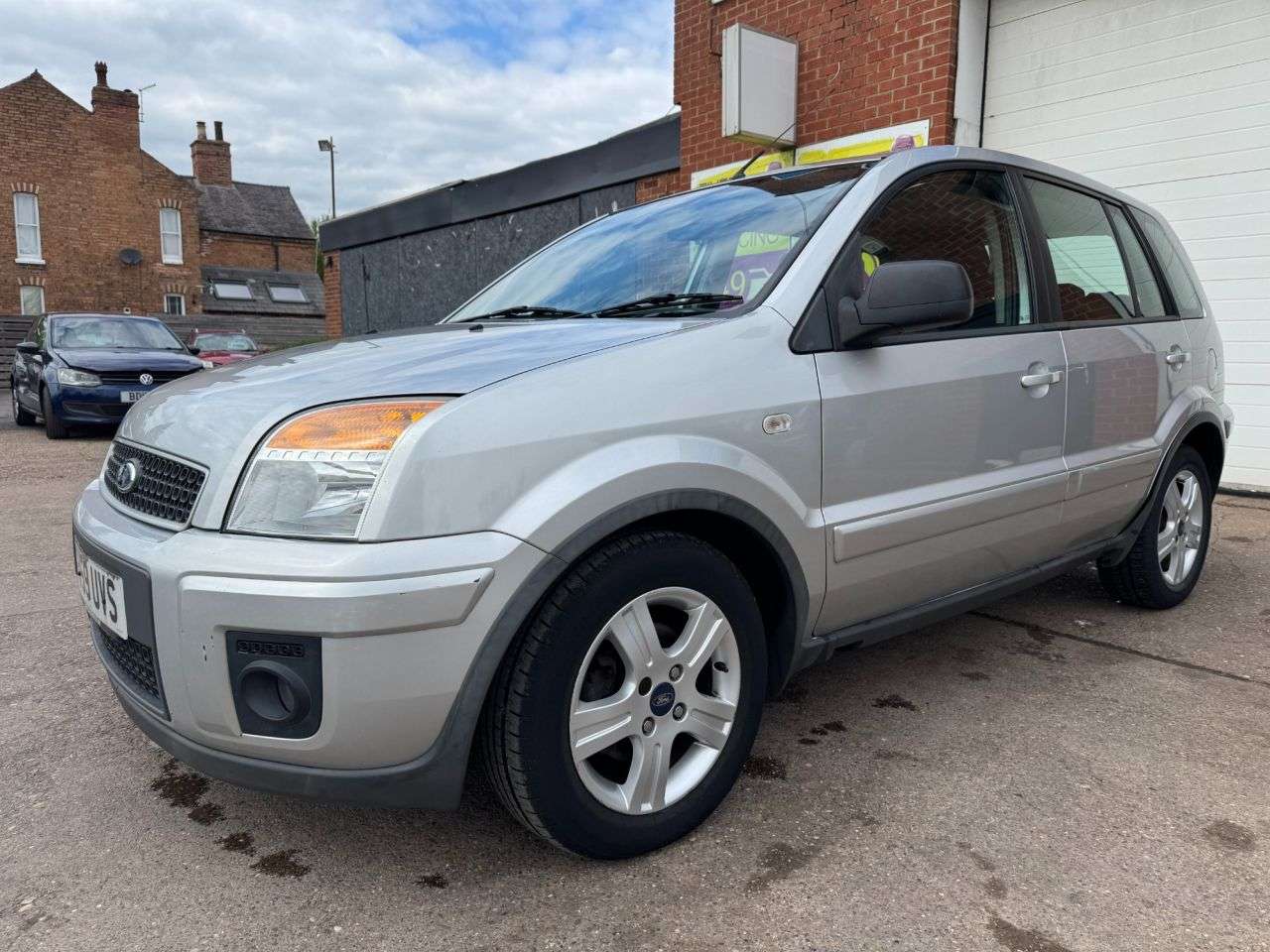A 2010 FORD FUSION 1.6 Zetec Hatchback 5dr Petrol Automatic (179 g/km, 99 bhp) A 2010 FORD FUSION 1.6 Zetec Hatchback 5dr Petrol Automatic (179 g/km, 99 bhp)