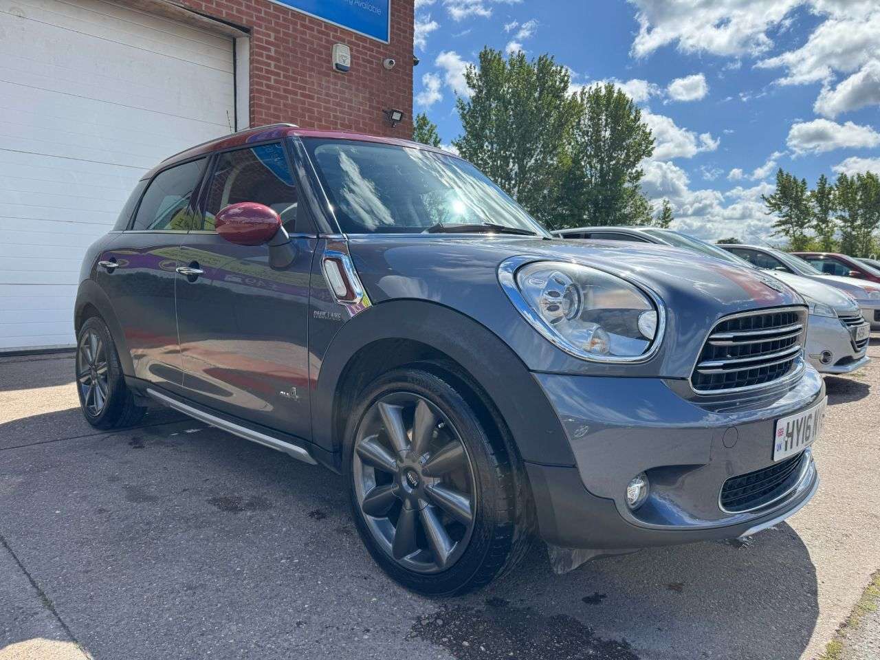 A 2016 MINI COUNTRYMAN 1.6 Cooper Park Lane SUV 5dr Petrol Auto ALL4 Euro 6 (122 ps) A 2016 MINI COUNTRYMAN 1.6 Cooper Park Lane SUV 5dr Petrol Auto ALL4 Euro 6 (122 ps)