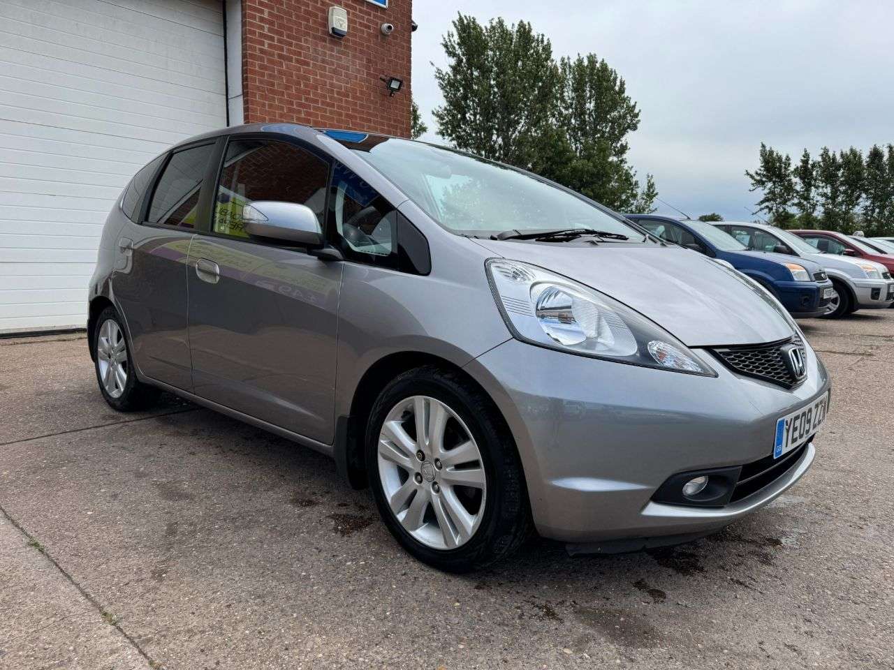 A 2009 HONDA JAZZ 1.4 i-VTEC EX Hatchback 5dr Petrol i SHIFT Euro 4 (100 ps) A 2009 HONDA JAZZ 1.4 i-VTEC EX Hatchback 5dr Petrol i SHIFT Euro 4 (100 ps)