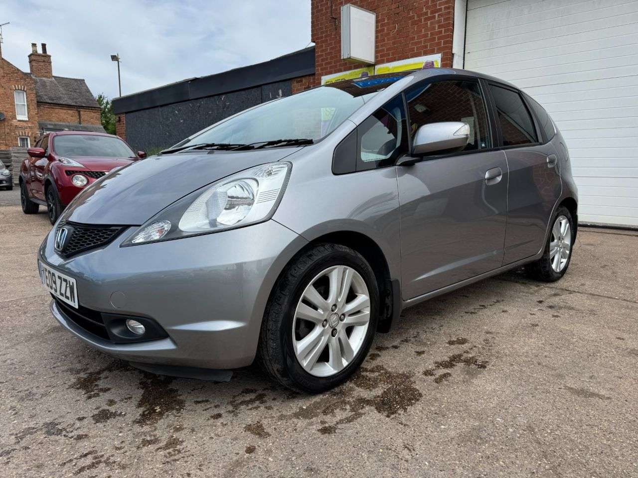 A 2009 HONDA JAZZ 1.4 i-VTEC EX Hatchback 5dr Petrol i SHIFT Euro 4 (100 ps) A 2009 HONDA JAZZ 1.4 i-VTEC EX Hatchback 5dr Petrol i SHIFT Euro 4 (100 ps)