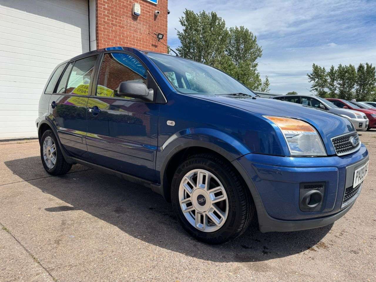 A 2009 FORD FUSION 1.6 Zetec Climate Hatchback 5dr Petrol Automatic (181 g/km, 99 bhp) A 2009 FORD FUSION 1.6 Zetec Climate Hatchback 5dr Petrol Automatic (181 g/km, 99 bhp)