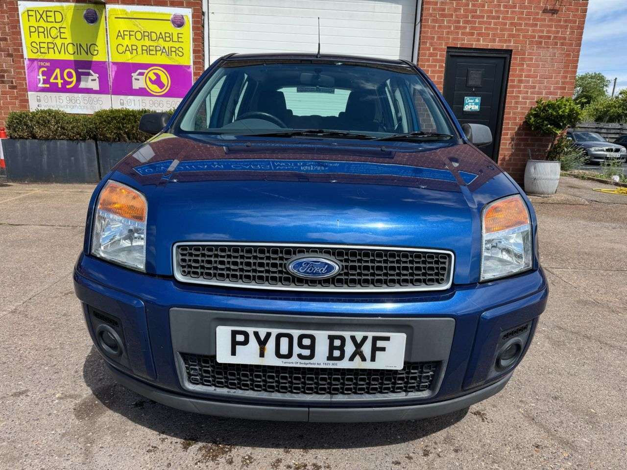 A 2009 FORD FUSION 1.6 Zetec Climate Hatchback 5dr Petrol Automatic (181 g/km, 99 bhp) A 2009 FORD FUSION 1.6 Zetec Climate Hatchback 5dr Petrol Automatic (181 g/km, 99 bhp)