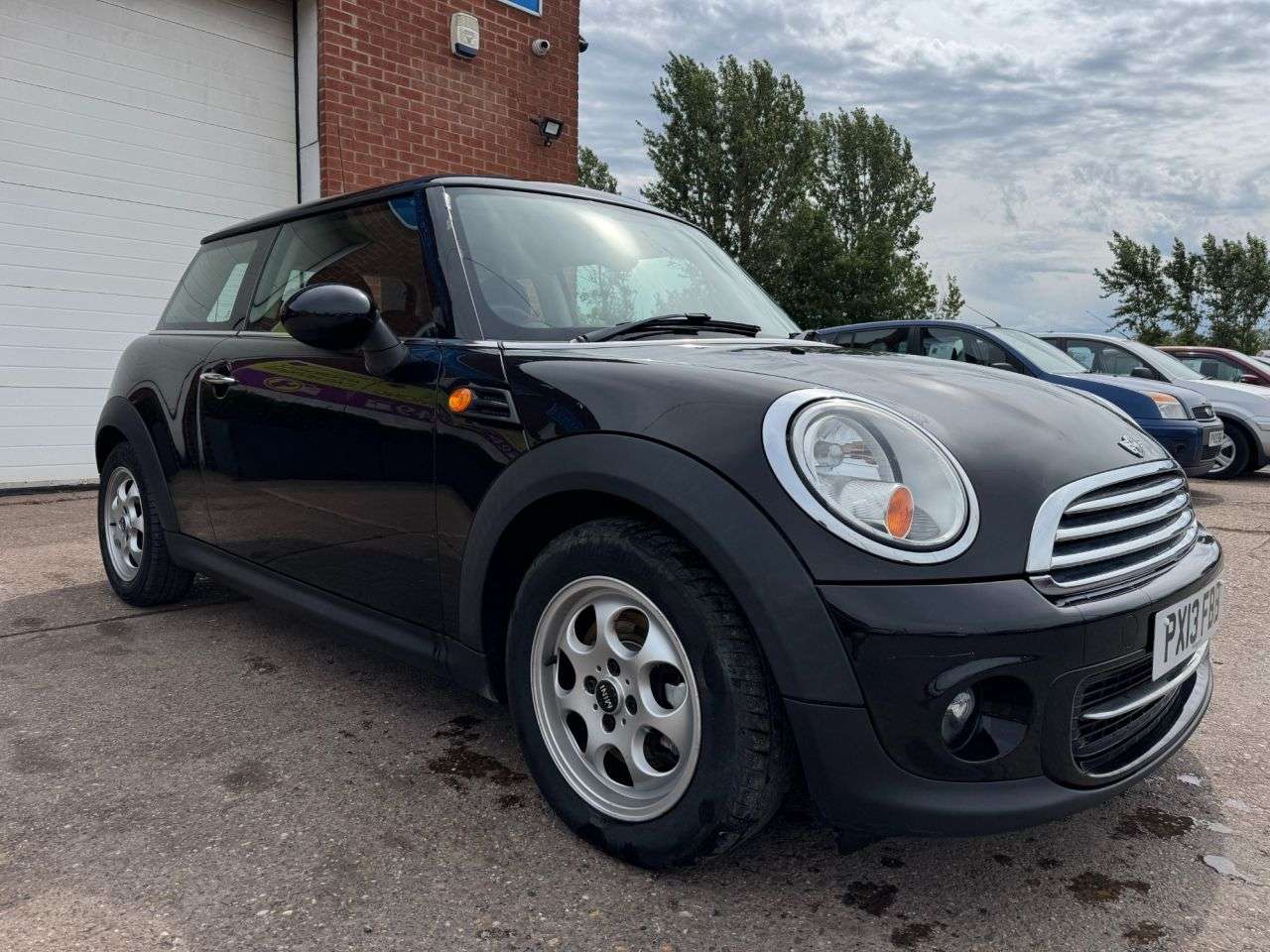 A 2013 MINI HATCH 1.6 Cooper Hatchback 3dr Petrol Manual Euro 5 (s/s) (122 ps) A 2013 MINI HATCH 1.6 Cooper Hatchback 3dr Petrol Manual Euro 5 (s/s) (122 ps)
