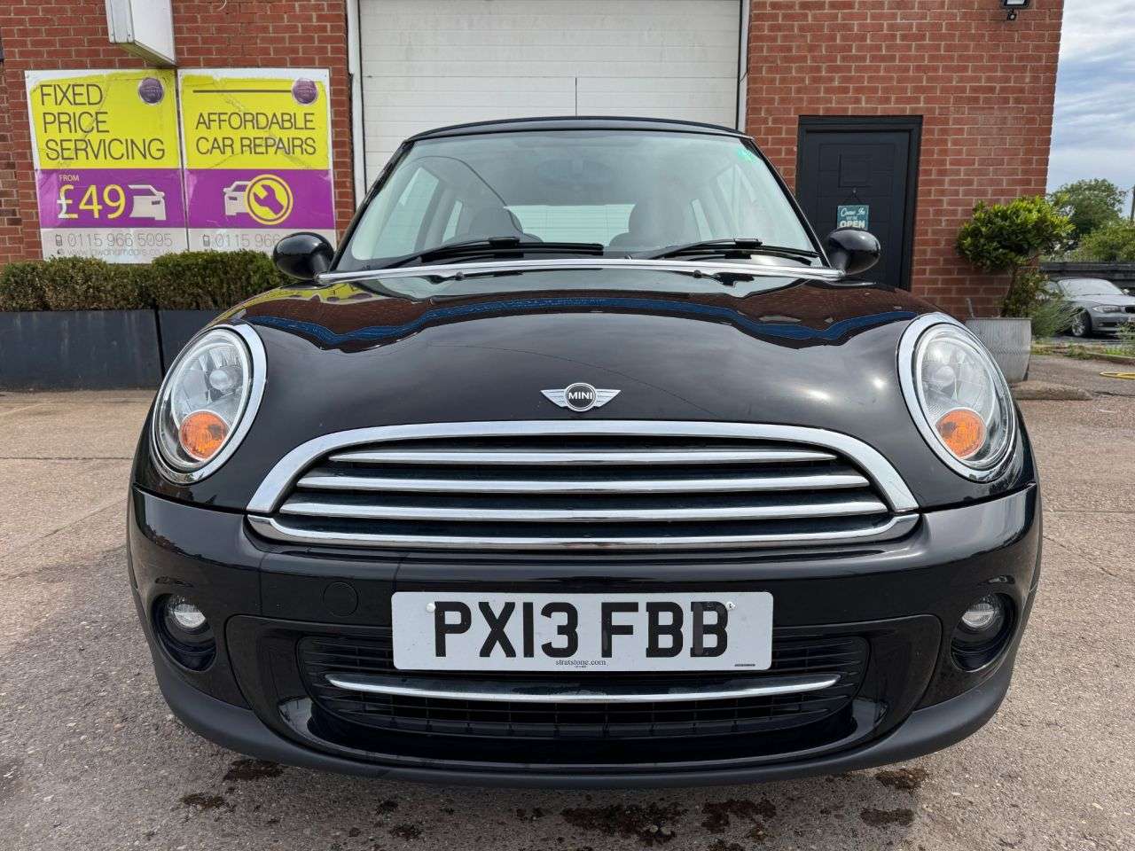 A 2013 MINI HATCH 1.6 Cooper Hatchback 3dr Petrol Manual Euro 5 (s/s) (122 ps) A 2013 MINI HATCH 1.6 Cooper Hatchback 3dr Petrol Manual Euro 5 (s/s) (122 ps)
