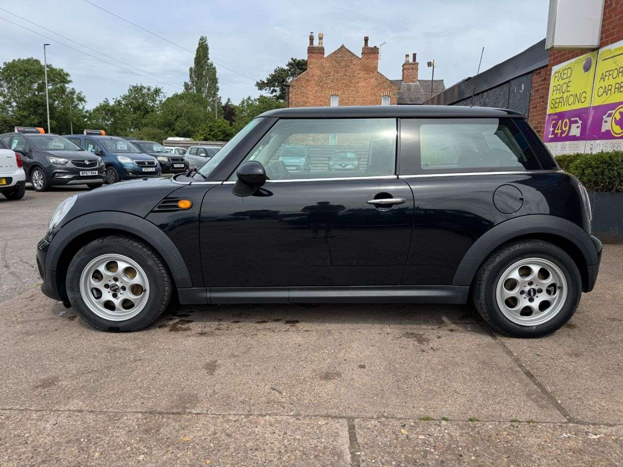 A 2013 MINI HATCH 1.6 Cooper Hatchback 3dr Petrol Manual Euro 5 (s/s) (122 ps) A 2013 MINI HATCH 1.6 Cooper Hatchback 3dr Petrol Manual Euro 5 (s/s) (122 ps)
