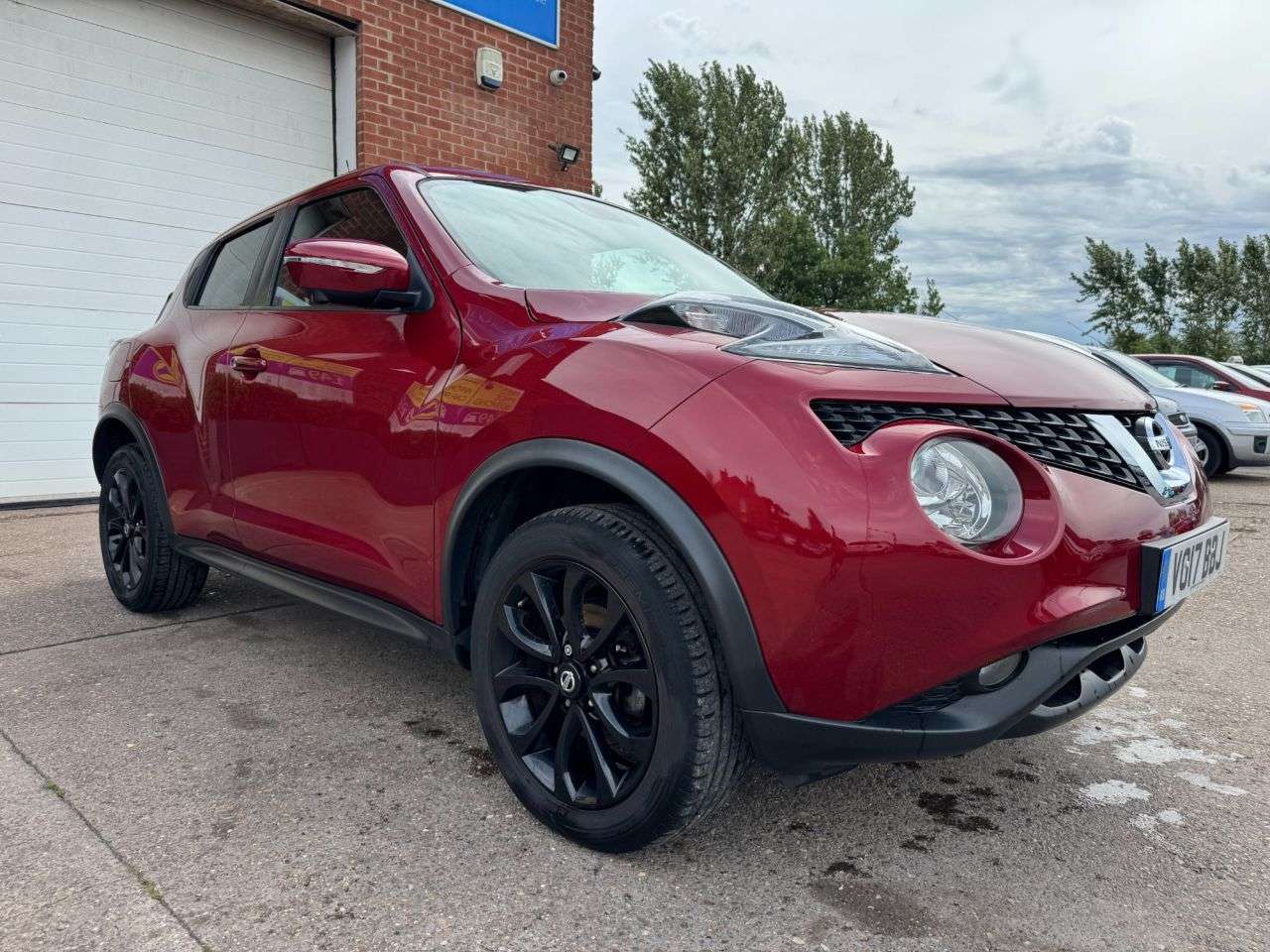 A 2017 NISSAN JUKE 1.5 dCi Tekna SUV 5dr Diesel Manual Euro 6 (s/s) (110 ps) A 2017 NISSAN JUKE 1.5 dCi Tekna SUV 5dr Diesel Manual Euro 6 (s/s) (110 ps)