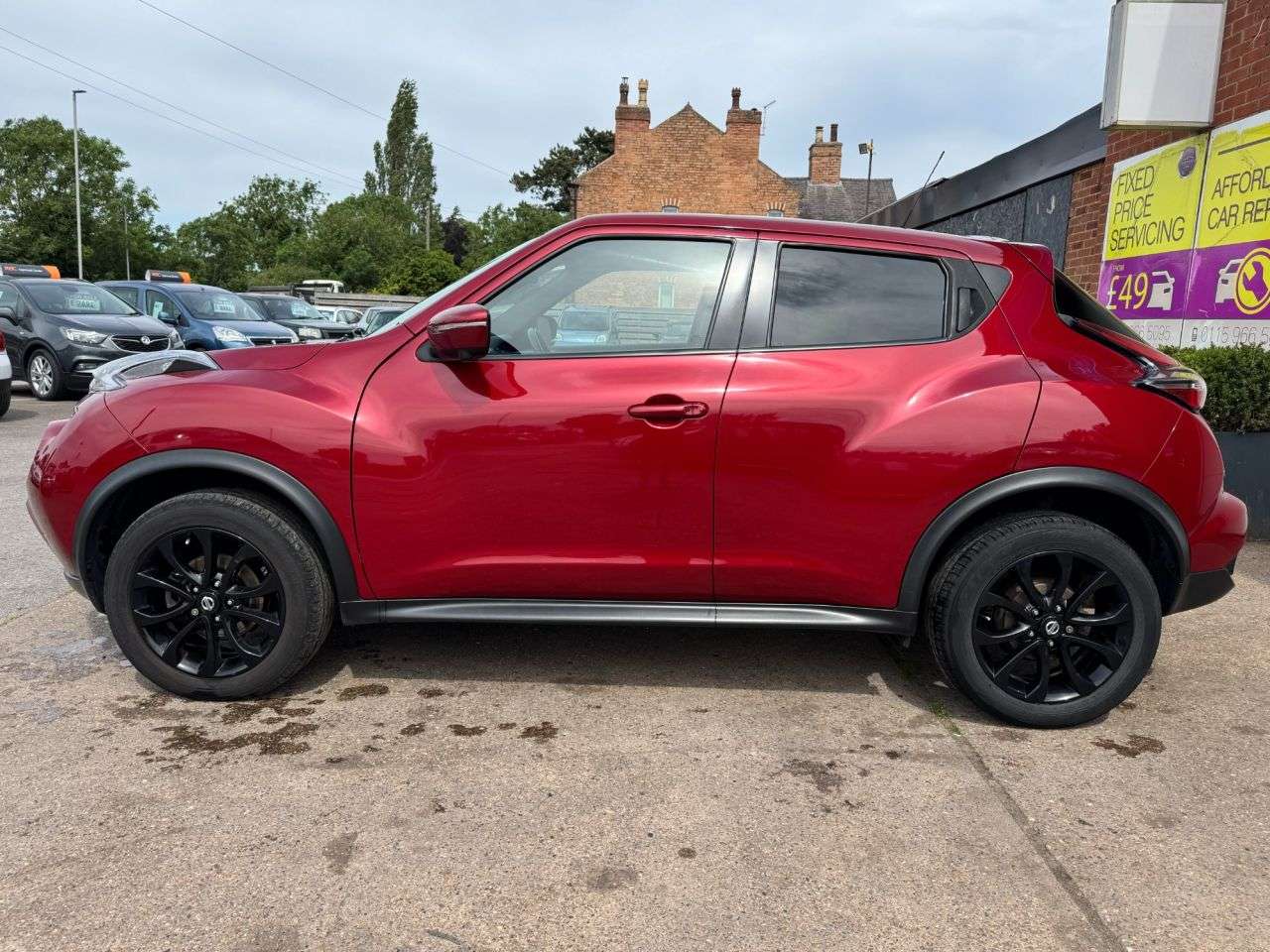 A 2017 NISSAN JUKE 1.5 dCi Tekna SUV 5dr Diesel Manual Euro 6 (s/s) (110 ps) A 2017 NISSAN JUKE 1.5 dCi Tekna SUV 5dr Diesel Manual Euro 6 (s/s) (110 ps)