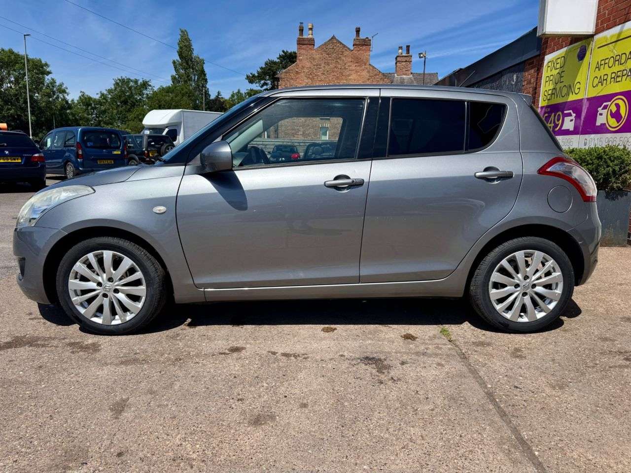 A 2013 SUZUKI SWIFT 1.2 SZ4 Hatchback 5dr Petrol Auto Euro 5 (94 ps) A 2013 SUZUKI SWIFT 1.2 SZ4 Hatchback 5dr Petrol Auto Euro 5 (94 ps)