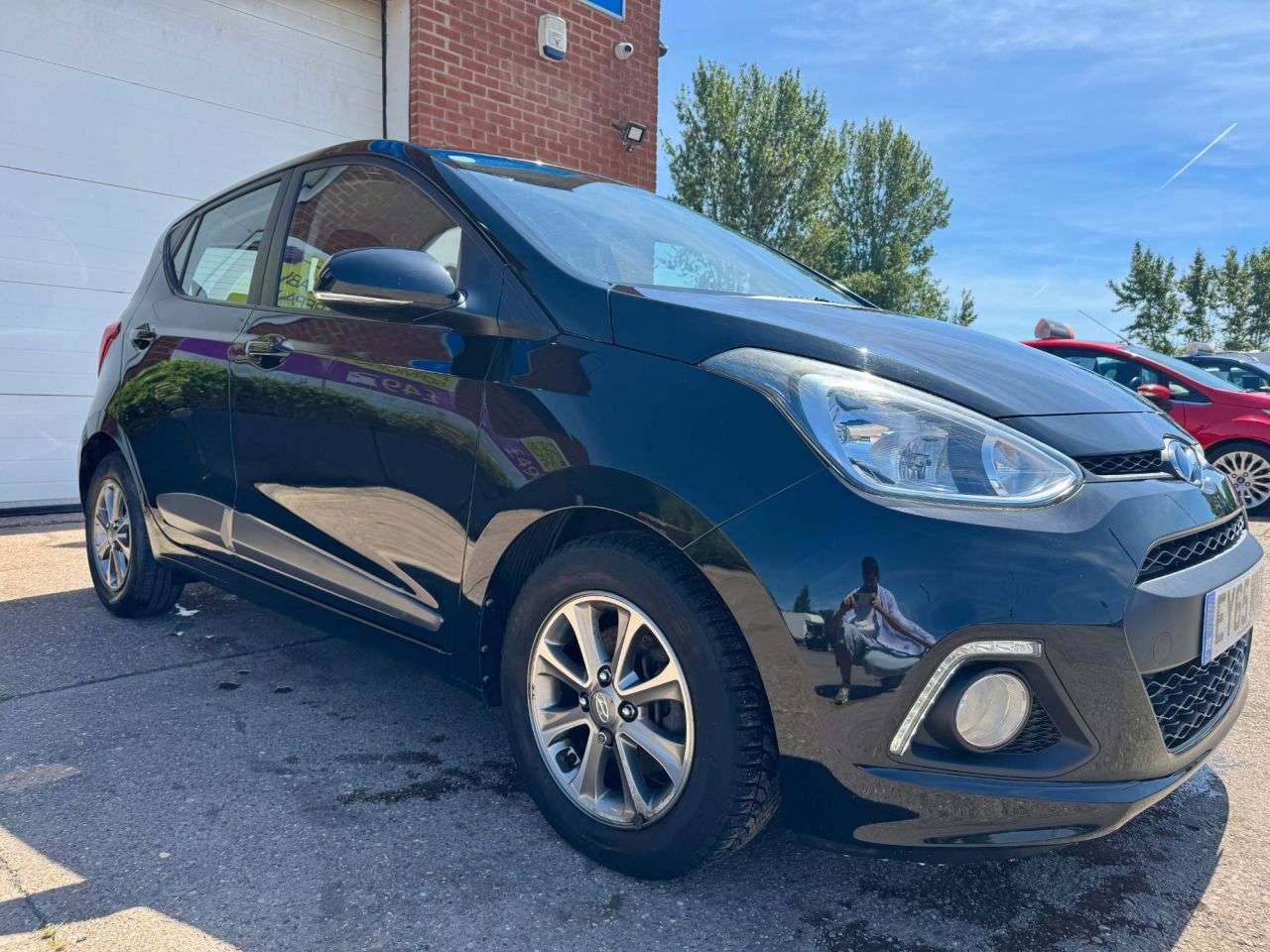 A 2015 HYUNDAI I10 1.2 Premium Hatchback 5dr Petrol Manual Euro 5 (87 ps) A 2015 HYUNDAI I10 1.2 Premium Hatchback 5dr Petrol Manual Euro 5 (87 ps)