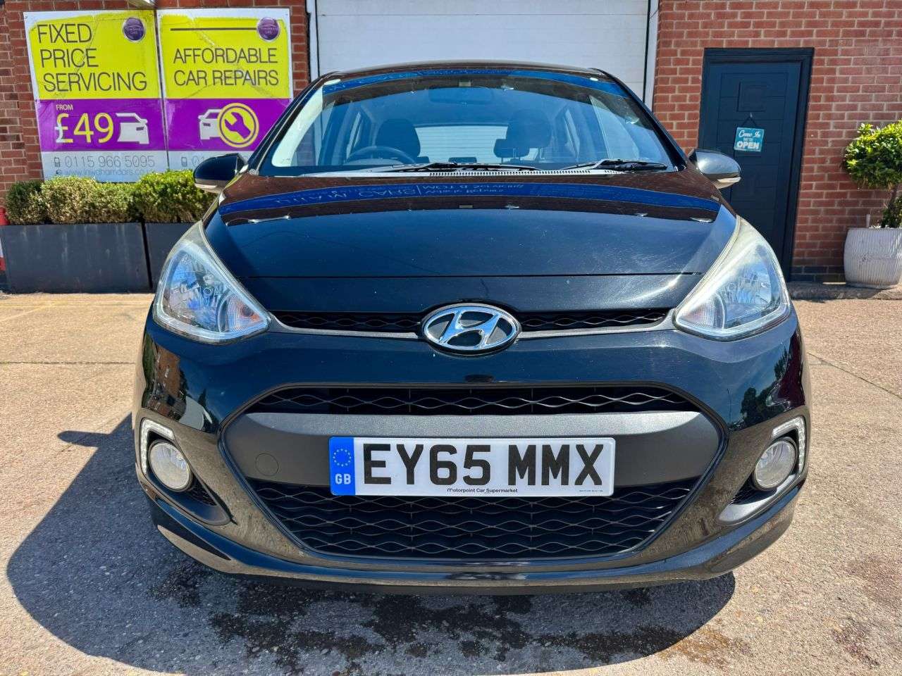 A 2015 HYUNDAI I10 1.2 Premium Hatchback 5dr Petrol Manual Euro 5 (87 ps) A 2015 HYUNDAI I10 1.2 Premium Hatchback 5dr Petrol Manual Euro 5 (87 ps)