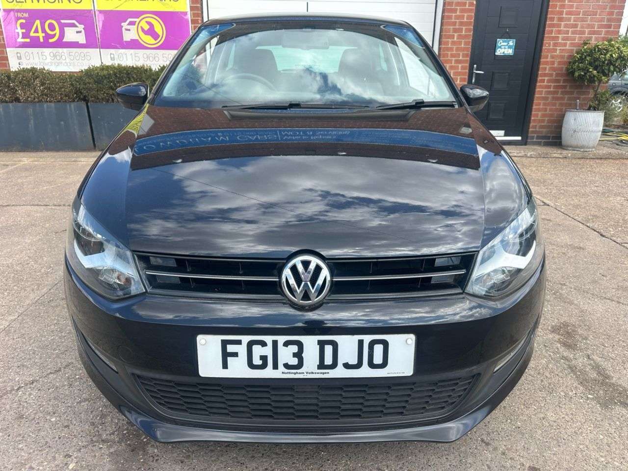 A 2013 VOLKSWAGEN POLO 1.2 Match Edition Hatchback 3dr Petrol Manual Euro 5 (60 ps) A 2013 VOLKSWAGEN POLO 1.2 Match Edition Hatchback 3dr Petrol Manual Euro 5 (60 ps)