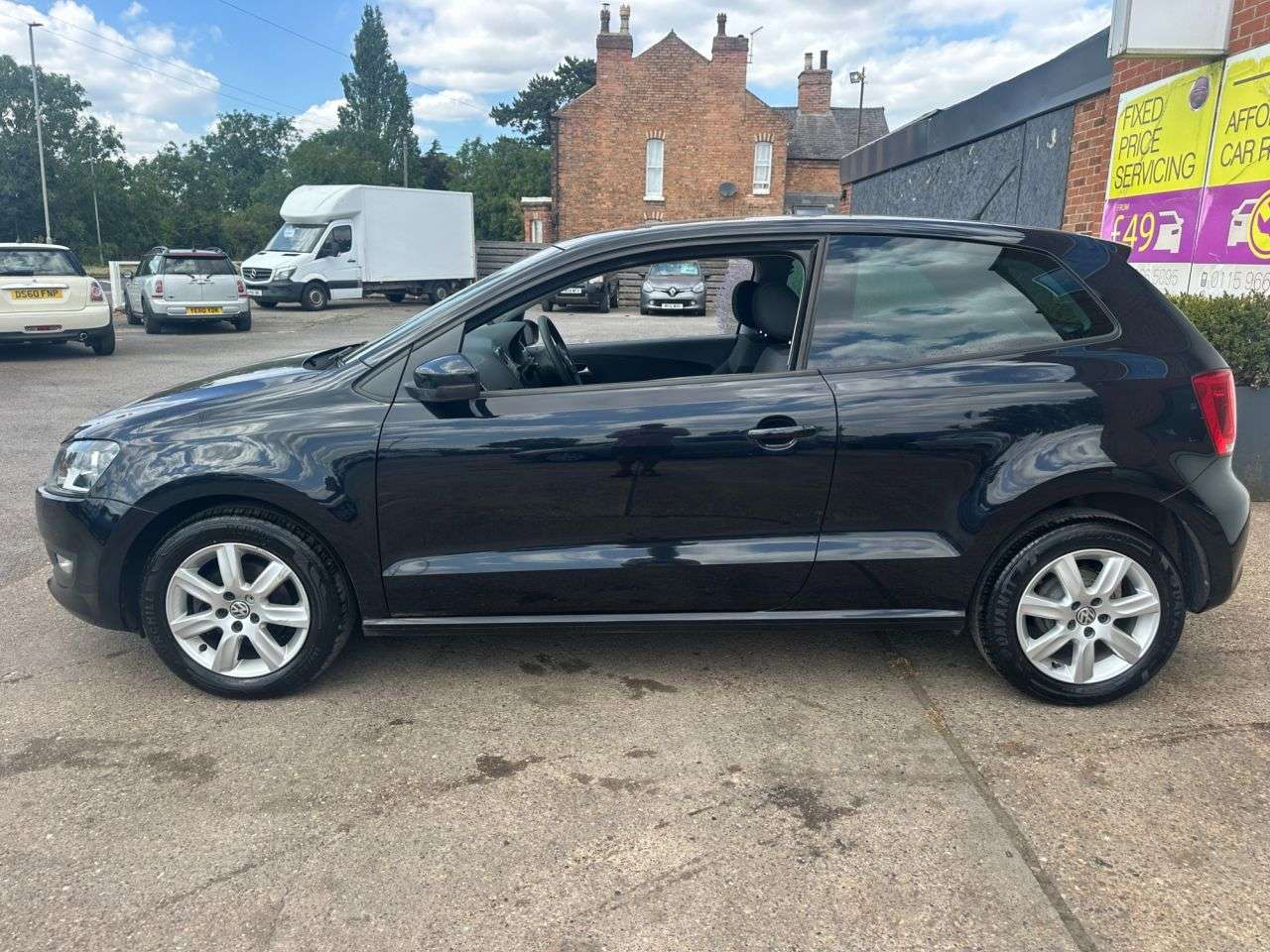 A 2013 VOLKSWAGEN POLO 1.2 Match Edition Hatchback 3dr Petrol Manual Euro 5 (60 ps) A 2013 VOLKSWAGEN POLO 1.2 Match Edition Hatchback 3dr Petrol Manual Euro 5 (60 ps)
